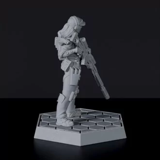 Lieutenant Nelly Furora miniature - sci-fi female police sniper with gun and backpack for Gridwars TCPD army