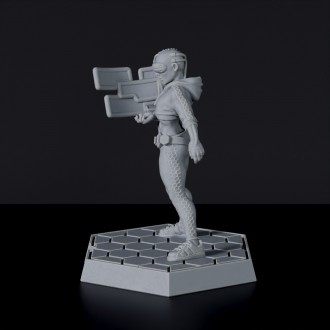 SCI-FI female human police officer with shield - Harnabi for Gridwars tabletop wargame