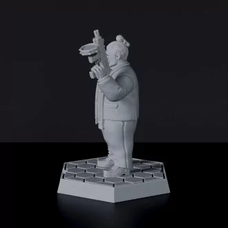 SCI-FI warrior miniature - Uncle Che-Sio with steel arm implant and machine gun for Gridwars tabletop wargame