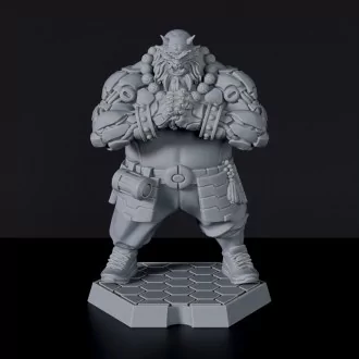 Futuristic miniature of sci fi asian monster with steel arms - Jinpachi for Gridwars Yakuza army