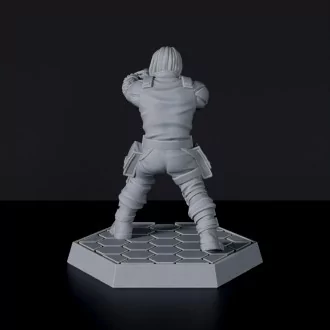 Sci fi male human fighter with futuristic gun and steel arms - Strahva miniature for Gridwars Gangs of TC army